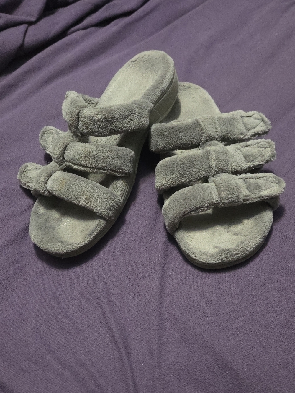 Vionic Women's Triple-Strap Plush Slide Sandals - Gray